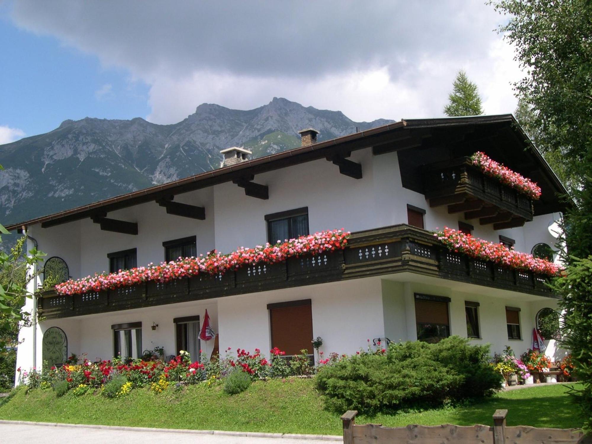 Pension Holzmann Leutasch Exterior photo